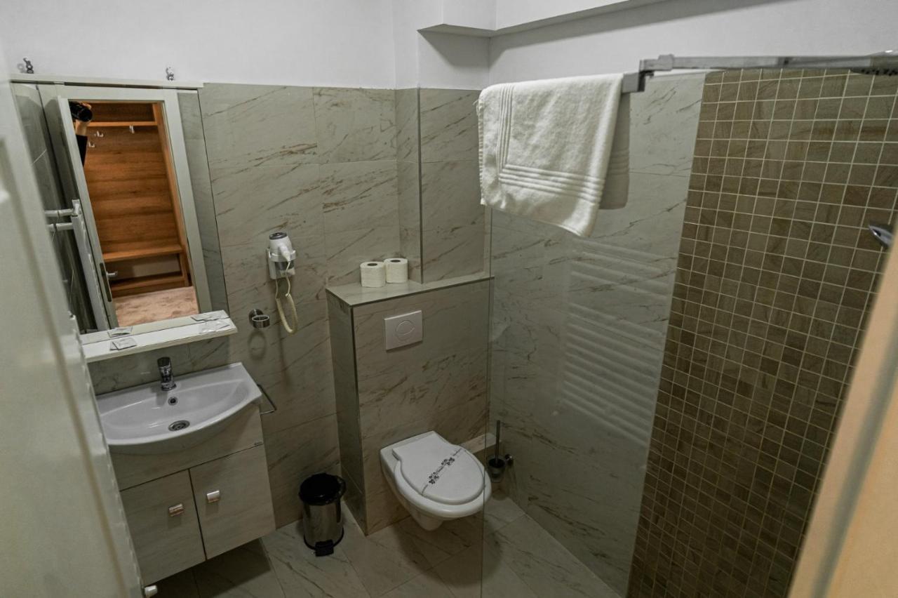 Camere De Inchiriat Elisei Тімішоара Екстер'єр фото